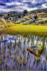 Fotografía artística de paisajes naturales reflejos de alta montaña
